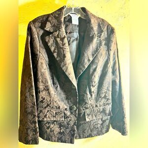 Women’s Blazer Plus size Brown Brocade floral design, stunning buttons